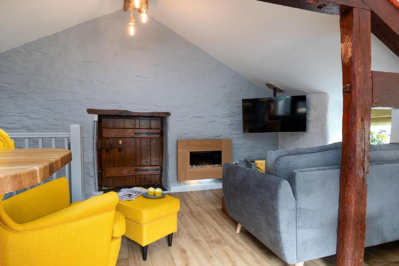 Dog Friendly Cottage, Geufron Farm Near Tywyn Bryn-crug Exterior foto